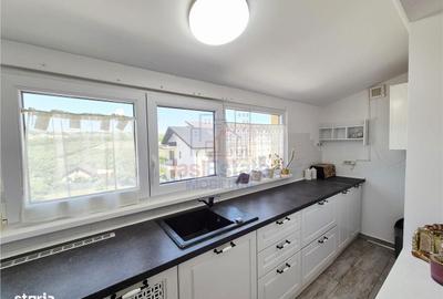 Apartament cu 3 camere în Valea Adâncă