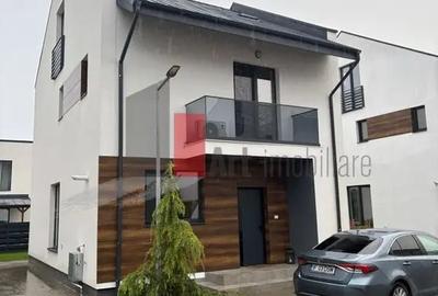 Casă cu 5 camere cu Teren 250 Mp în Central