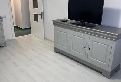 Apartament cu 2 camere decomandat, mobilat în Faleza Nord