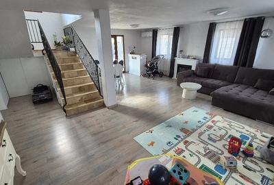 Casă cu 4 camere cu Teren 539 Mp în Giarmata - 1