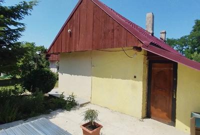 Casă cu 3 camere cu Teren 2200 Mp în Central