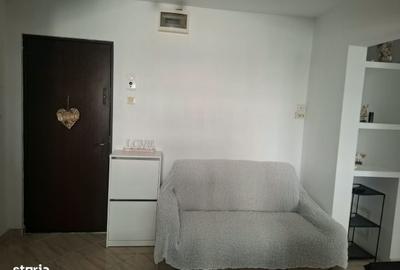 Apartament cu 2 camere în Apărătorii Patriei