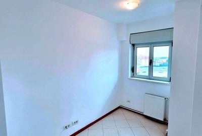 Apartament cu 3 camere decomandat, mobilat în Torontalului