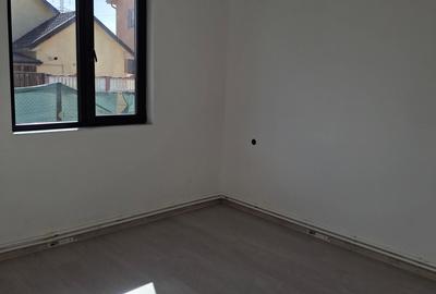 Casă cu 4 camere cu Canalizare în Sud - 7