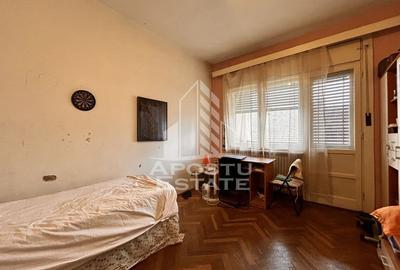 Apartament cu 4 camere decomandat în Central - 1