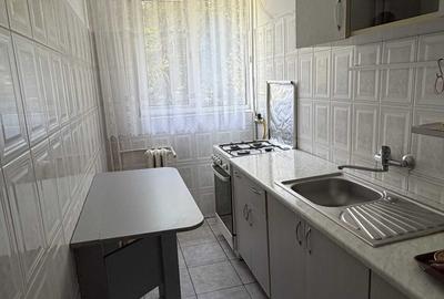 Apartament cu 2 camere nedecomandat în Mihai Bravu