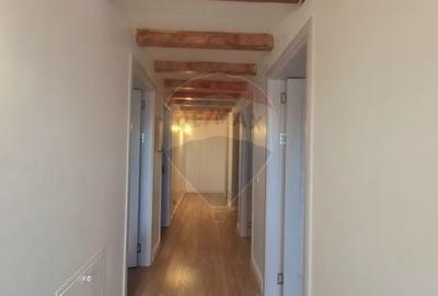 Casă cu 4 camere cu Teren 1165 Mp în Gologanu - 8