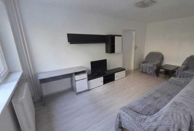 Apartament cu 2 camere decomandat în 1 Mai