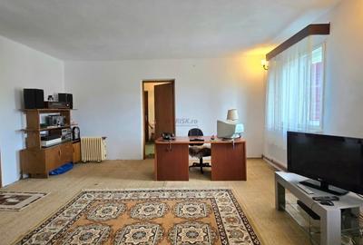 Casă cu 6 camere cu Teren 1632 Mp în Central