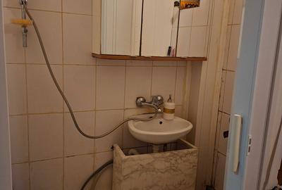 Garsonieră nedecomandată în Central - 1