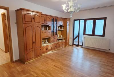 Miorita PTTR 2 camere decomandat spatios Miorita PTTR 2 camere decomandat spatios - 1