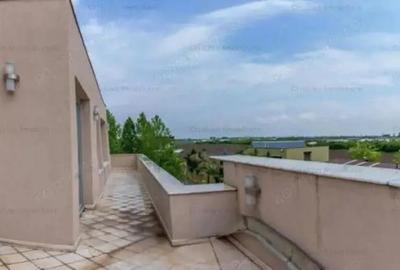 Casă cu Teren 300 Mp în Central