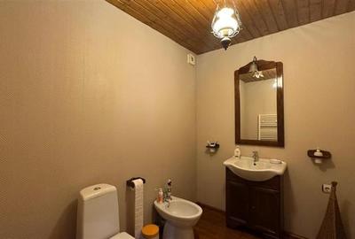 Casa nordica luminoasa,gata de mutat, garaj cald,spatiu de poveste la mansarda,i - 7