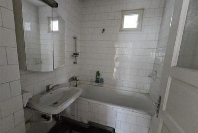 Imobil cu potential, constructie solida cu 2 apartamente,+demisol si garaj, Bras - 15