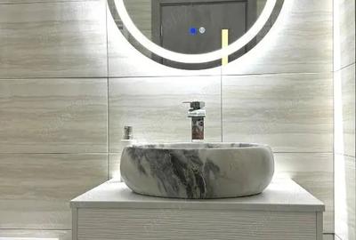 Apartament cu 3 camere decomandat în Central - 1