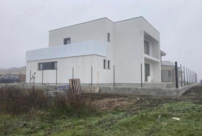Casă cu 3 camere în Dezmir - 4