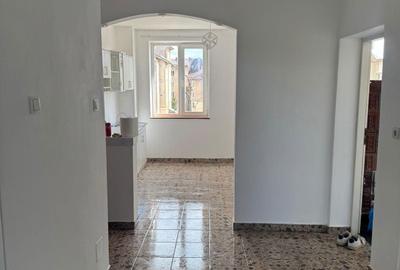Apartament cu 3 camere decomandat în Central - 4
