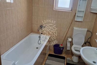 Apartament cu 3 camere în Unirea - 1