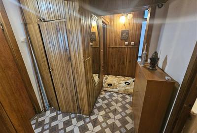 Apartament cu 3 camere decomandat, mobilat în Micro IV - 12