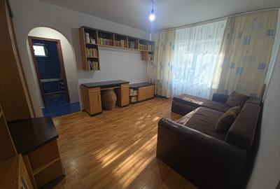Apartament cu 2 camere semidecomandat, mobilat în Poarta 6 - 8
