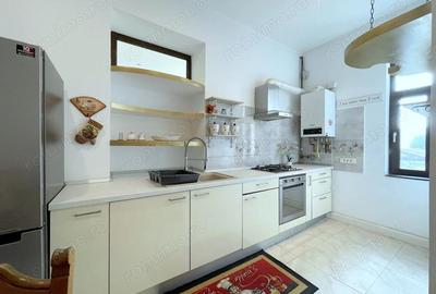 Apartament cu 3 camere de inchiriat - Piata Sinaia - Comision 0% - 5