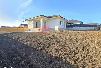 Casă cu 4 camere cu Teren 500 Mp în Dumești - 14