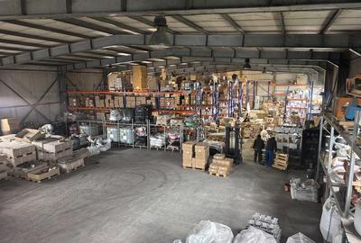 Spațiu comercial, de 1,000 mp, în Central - 4