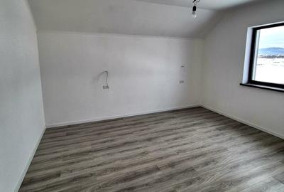 Casă individuală cu 4 camere cu Garaj în Sânpetru - 9