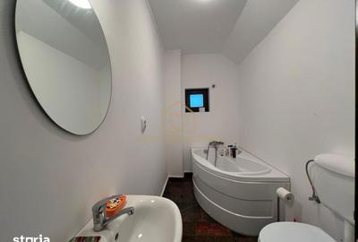 Casă cu 5 camere cu Teren 7145 Mp în Central - 14
