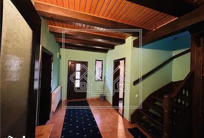Casă cu 5 camere cu Teren 3400 Mp în Porumbacu de Jos - 17