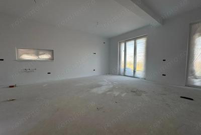 Casă cu 5 camere cu Teren 354 Mp în Moșnița Veche - 2