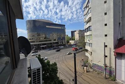 Apartament cu 3 camere decomandat în Victoriei - 4