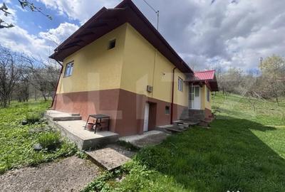 Casă cu 4 camere cu Teren 2108 Mp în Central