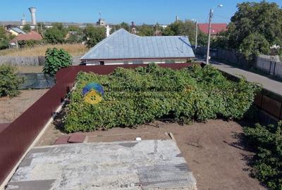 Casa + Teren de Vanzare cu Vedere la Munte - 3