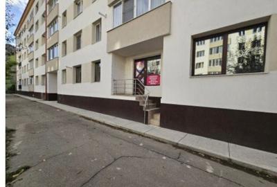 Spațiu comercial, de 55 mp, în Central - 7