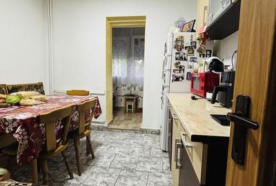 Apartament cu 2 camere decomandat, mobilat în Valenta - 2