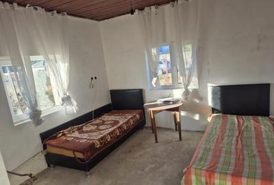 Casă cu 4 camere cu Teren 3500 Mp în Amaru - 9