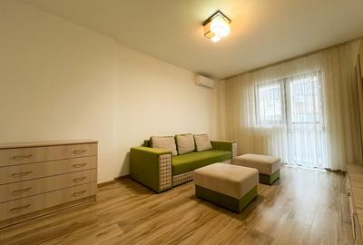 Apartament cu 3 camere decomandat, mobilat în Central