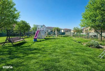 Casă cu 4 camere cu Canalizare în Moșnița Nouă