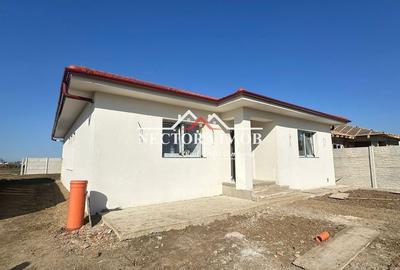 Casă cu 4 camere în Sântandrei