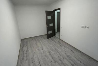 Spațiu comercial, de 40 mp, în Central - 4
