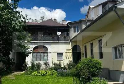 Casă cu 5 camere cu Teren 200 Mp în Central