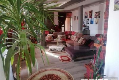 Casa cu arhitectura deosebita, iaz, panouri solare, 370mp, zona Adancata - 2