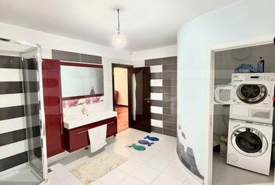 Casă cu 7 camere cu Teren 1800 Mp în Central - 9
