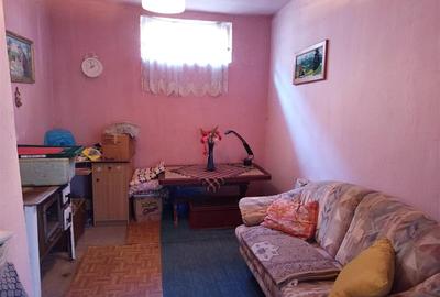 Casă individuală cu 5 camere cu Teren 1439 Mp în Iam - 30