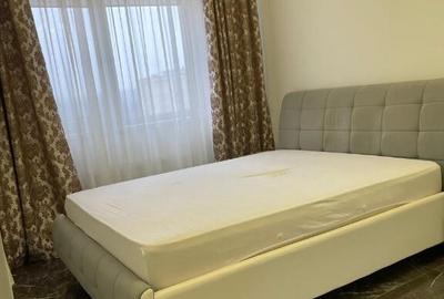 Apartament cu 2 camere decomandat în Tractorul