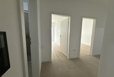 Apartament cu 3 camere decomandat în Tractorul - 8