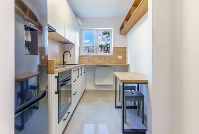 3 camere, totul nou, et 2/4, est, la cheie, comision 0 - 3