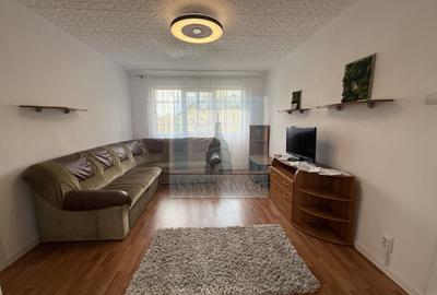 Apartament cu 3 camere semidecomandat, mobilat în Drumul Carului