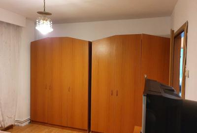 Apartament cu 3 camere decomandat în Turnișor - 4